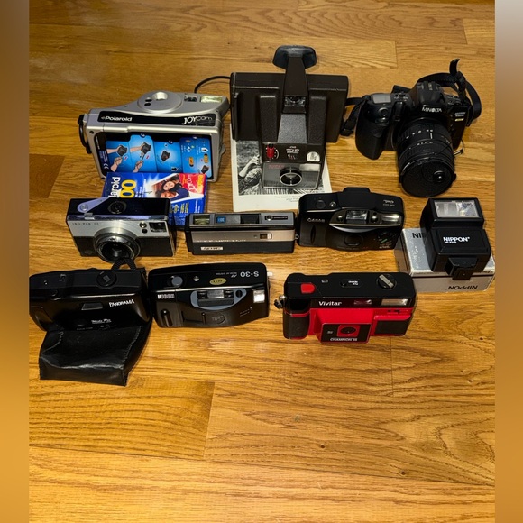 Lot Of 9 Mixed Film Cameras - Picture 2 of 9